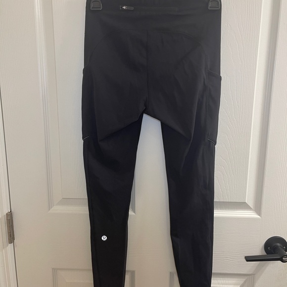 Lululemon Black Legging with Pockets 4 - Picture 2 of 4